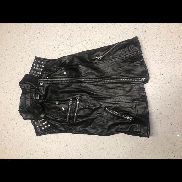 Black & Sliver Faux Leather Vest 🤘🏽 - Picture 1 of 6